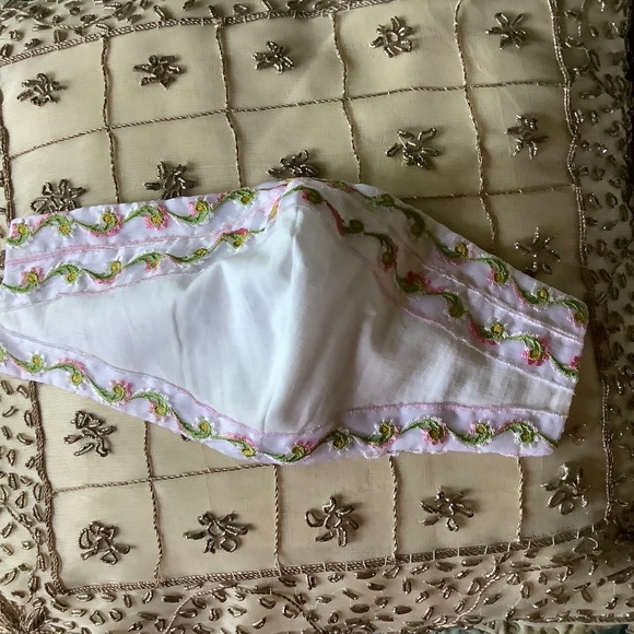 Embroidered mask - Picture 1 of 1